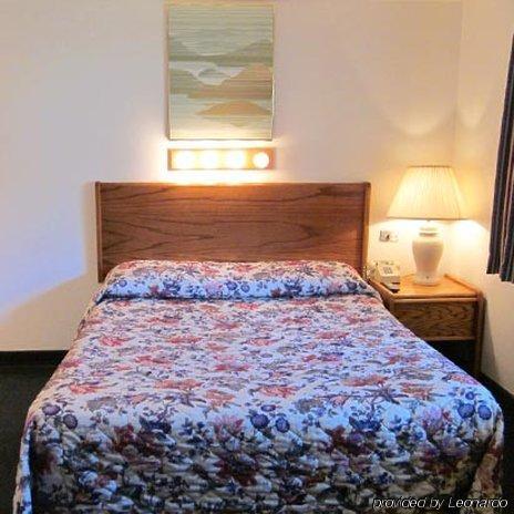 Cozy Cove Beachfront Resort Inn ลินคอล์น ซิตี้ ห้อง รูปภาพ